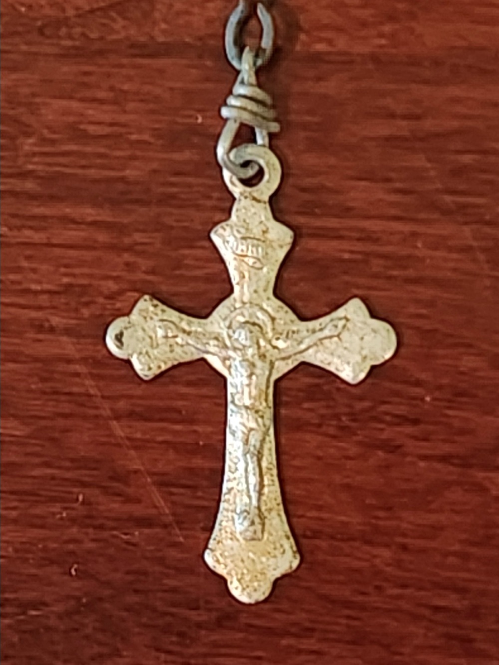 Vintage Tiny Green Beaded Glass Rosary - 8-1/4” - Picture 7 of 10